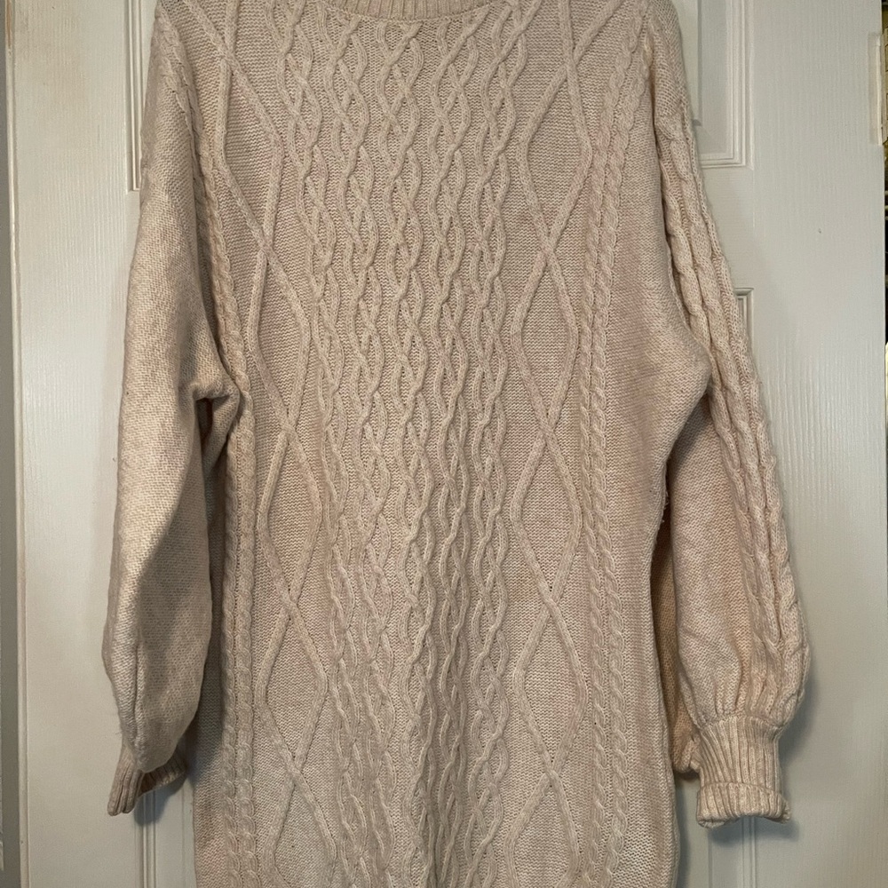 H&M Women's Beige Cable Knit Sweater